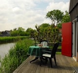 kamer met eigen terras aan het water kamer met eigen terras aan het water